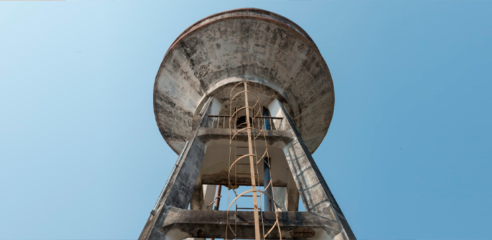 A escada do tipo Marinheiro deve ser instalada somente em locais de acesso restrito.