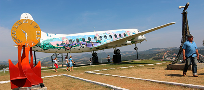 Cine Avião, com Avião de Juscelino Kubitschek.