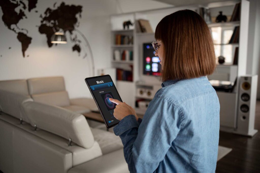 Com a chegada do 5G a utilização de dispositivos IoT em casos de uso como casas inteligentes terá maior velocidade e eficácia, beneficiando o setor imobiliário.
