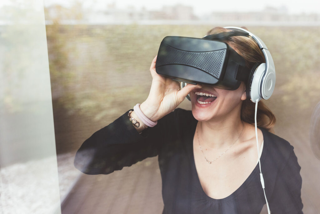 A Web3 permite que imóveis sejam exibidos no metaverso, onde as partes interessadas podem fazer parte da simulação virtual de propriedades imobiliárias e isso ajuda nas operações diárias do setor imobiliário