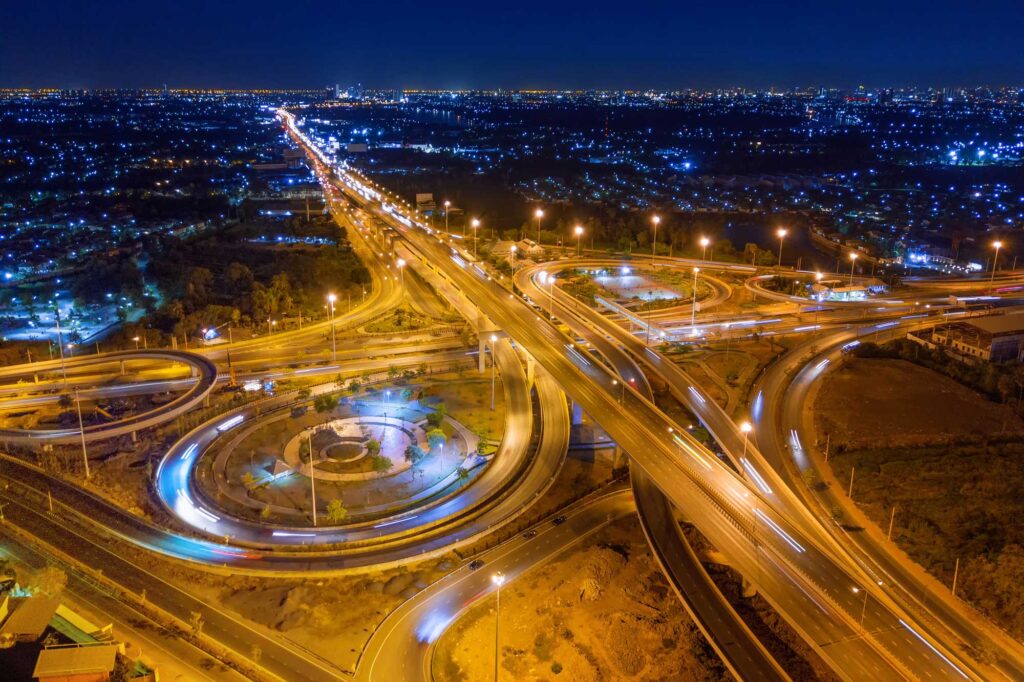 A proposta de algumas proptechs é utilizar a tecnologia de forma inovadora para revolucionar a forma como nos deslocamos nas cidades inteligentes