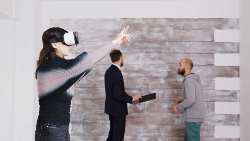 Hoje, a integração eficaz de tecnologia e ferramentas específicas é vital para otimizar o desempenho da equipe de vendas no mercado de loteamentos